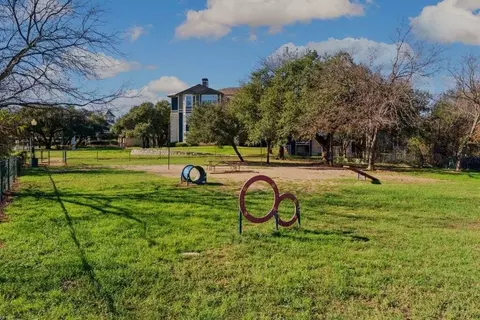 500 E Stassney Ln, Austin, TX 78745 photo 6