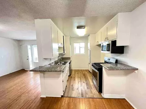 5715 Vineland Ave, Los Angeles, CA 91601