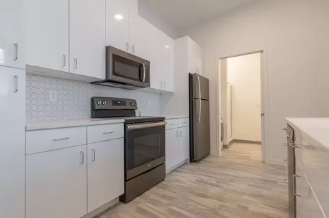 6011 SE 90th Ave, Portland, OR 97266