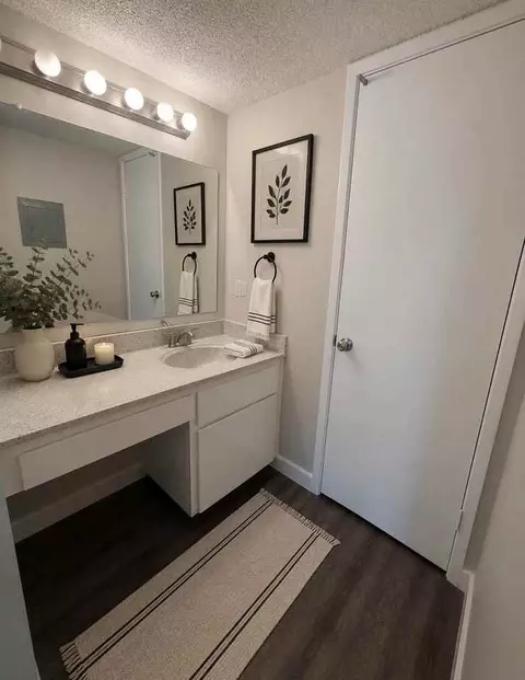 Oakpoint Apartments, Carmichael, CA 95608 photo 16