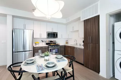 318 W Wilson Ave, Glendale, CA 91203 photo 23