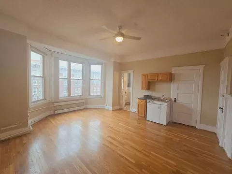 709 S 3rd St, Louisville, KY 40202