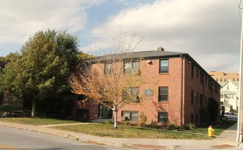 3304 Jackson St, Omaha, NE 68105