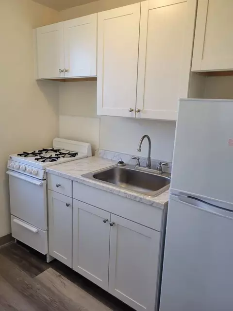3304 Brownsville Rd, Brentwood, PA 15227