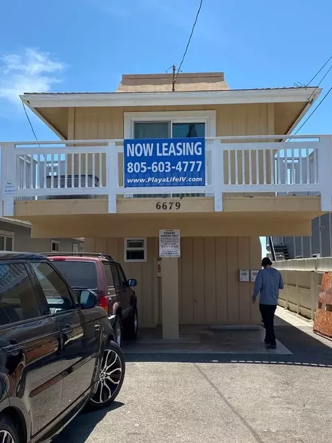 6679 Del Playa Dr, Isla Vista, CA 93117