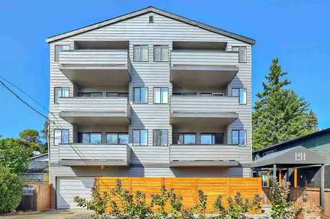 1214 N 137th St, Seattle, WA 98133