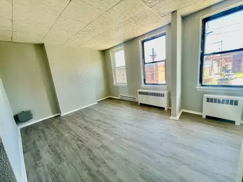 810 Amity St, Homestead, PA 15120