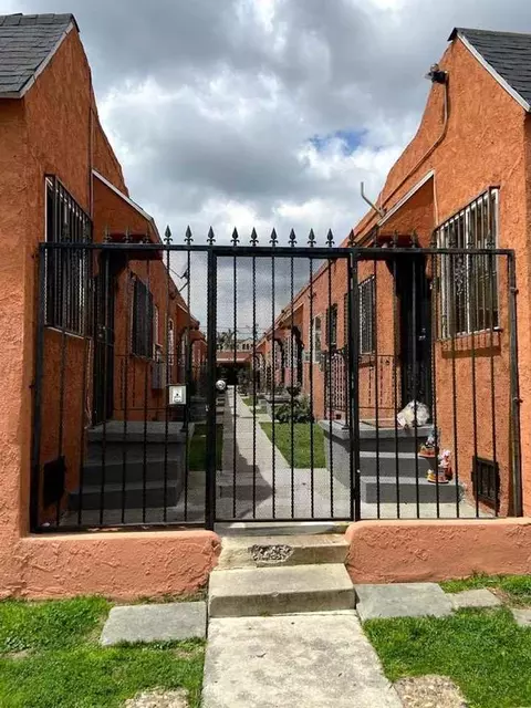 6021 10th Ave, Los Angeles, CA 90043