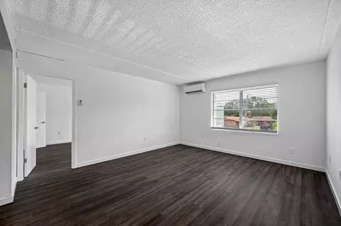 14350 Hensel Ln, University, FL 33613