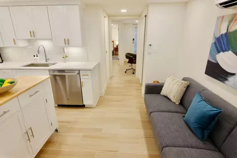 1503 Vermont Ave NW, Washington, DC 20005 photo 2
