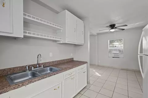806 3rd Ave N, Texas City, TX 77590