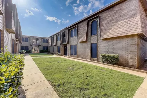 100 Manchester Dr, Euless, TX 76039 photo 8