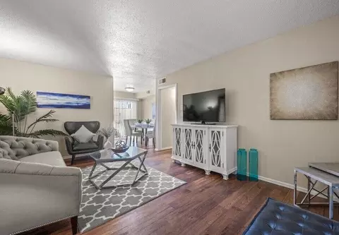 100 Manchester Dr, Euless, TX 76039 photo 2