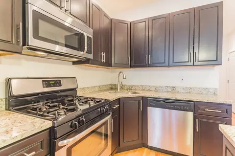 1531 Ogden St, Philadelphia, PA 19130