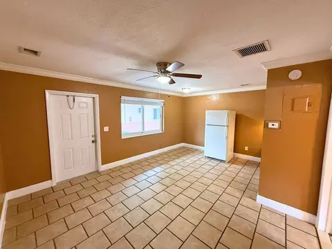95 NW 39th St, Oakland Park, FL 33309
