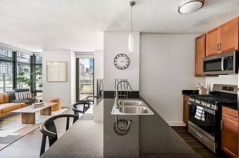 555 W Kinzie St, Chicago, IL 60654 photo 5