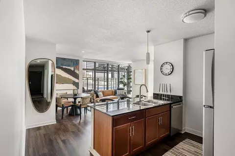 555 W Kinzie St, Chicago, IL 60654 photo 4