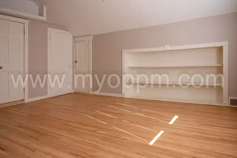 4202 Barker Ave, Omaha, NE 68105