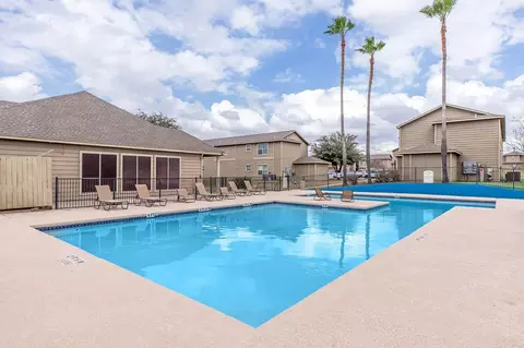 409 Riverhill Loop, Laredo, TX 78046 photo 14