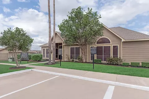 409 Riverhill Loop, Laredo, TX 78046 photo 4