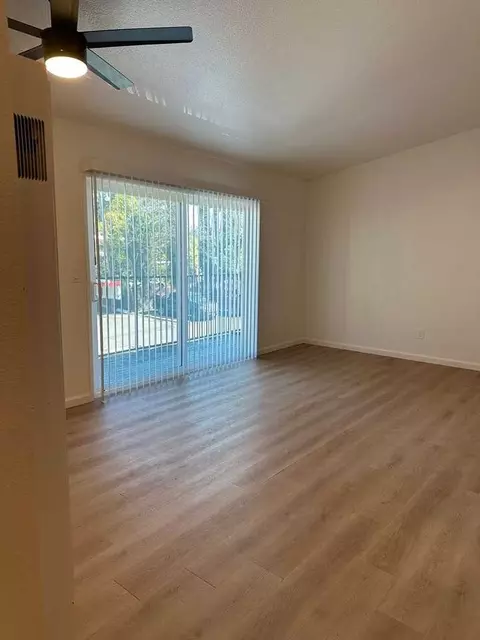 6050 S Land Park Dr, Sacramento, CA 95822