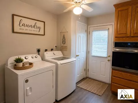 3250 Cherry St, Denver, CO 80207 photo 4