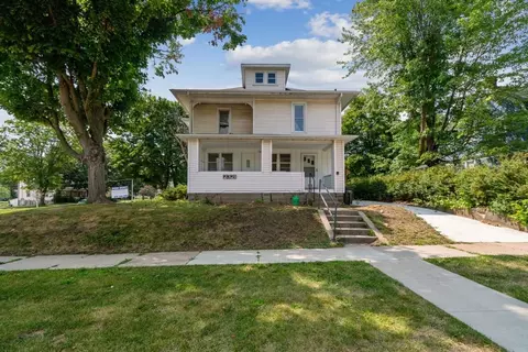 2321 Iowa St, Cedar Falls, IA 50613