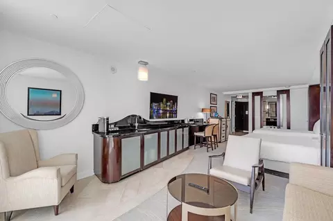 4441 Collins Ave, Miami Beach, FL 33140