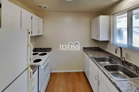 404 S 81st Ave, Yakima, WA 98908