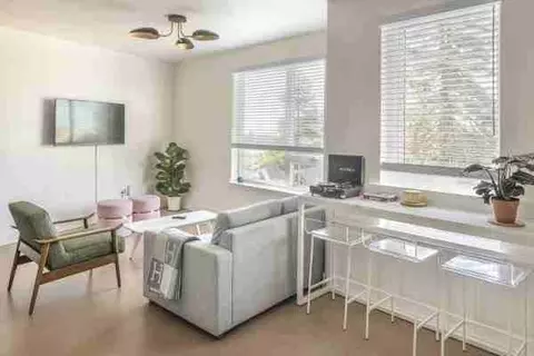 2556 Telegraph Ave, Berkeley, CA 94704