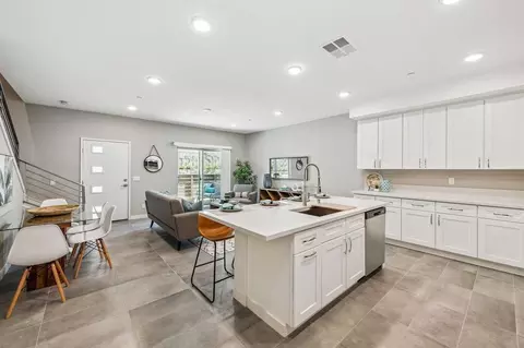 1452 Vista Heights Way, Vista, CA 92084