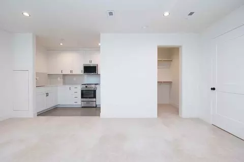 2989 NW Wilson St, Portland, OR 97209