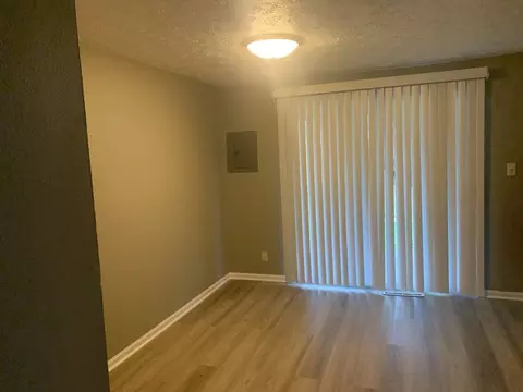 1617 Smith Rd, Columbus, OH 43207