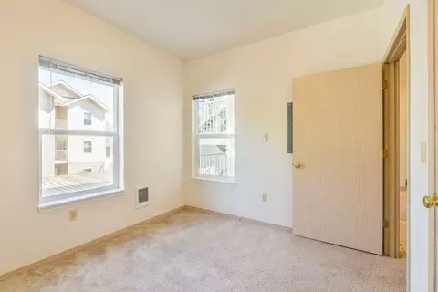 808 Pool St, Eugene, OR 97401 photo 5