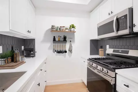 1616 N Serrano Ave, Los Angeles, CA 90027