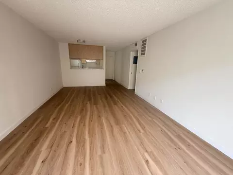 10418 Scoville Ave, Sunland, CA 91040