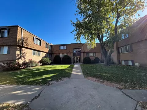 10715 O St, Omaha, NE 68127