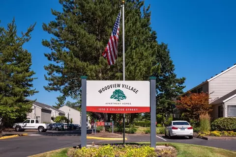 1210 S College St, Newberg, OR 97132