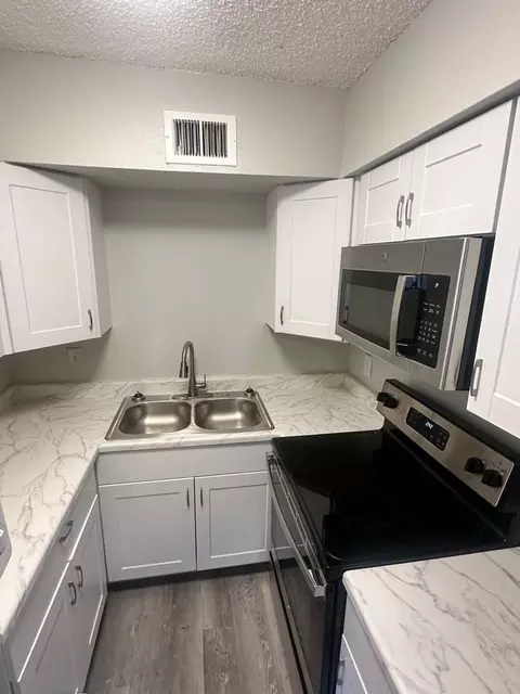 6702 N 17th Ave, Phoenix, AZ 85015