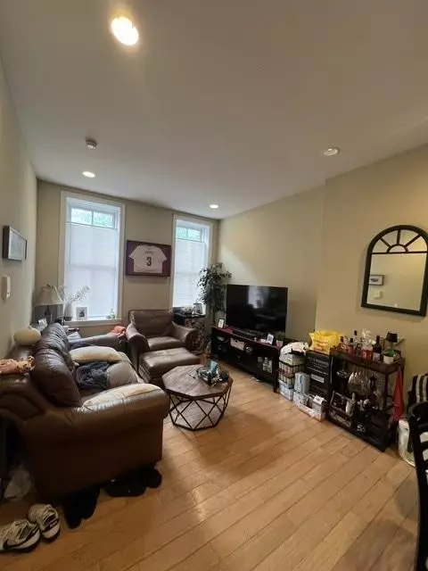 1624 Mount Vernon St, Philadelphia, PA 19130