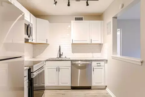 1400 N 38th St, Kansas City, KS 66102