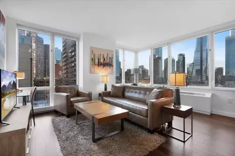 605 W 42nd St, New York, NY 10036