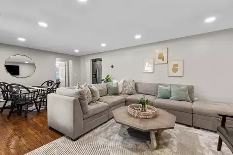 Mary Ann Ave, Utica, MI 48317