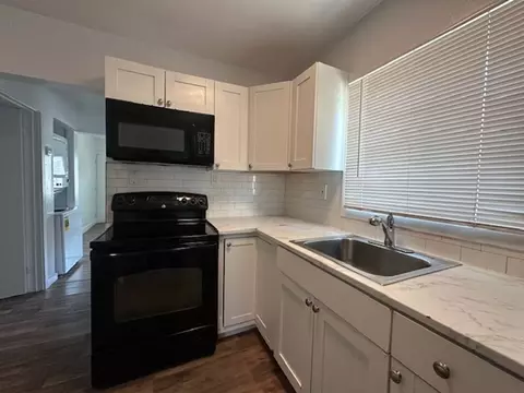 6216 S 10th St, Phoenix, AZ 85042