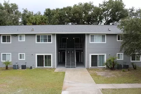 1050 Wayne Ave, New Smyrna Beach, FL 32168