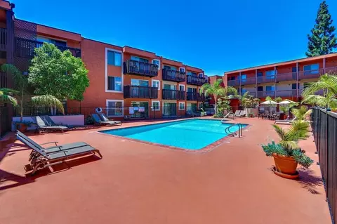 2901 S Sepulveda Blvd, Los Angeles, CA 90064