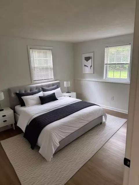 103 S Policy St, Salem, NH 03079