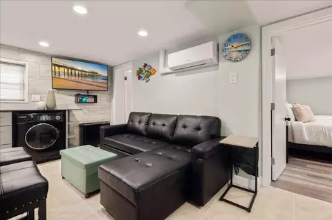 27 S Oakland Ave, Ventnor City, NJ 08406