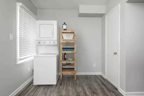 1811 Lookout Ln, Charlotte, NC 28205 photo 5