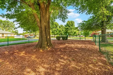 1811 Lookout Ln, Charlotte, NC 28205 photo 18